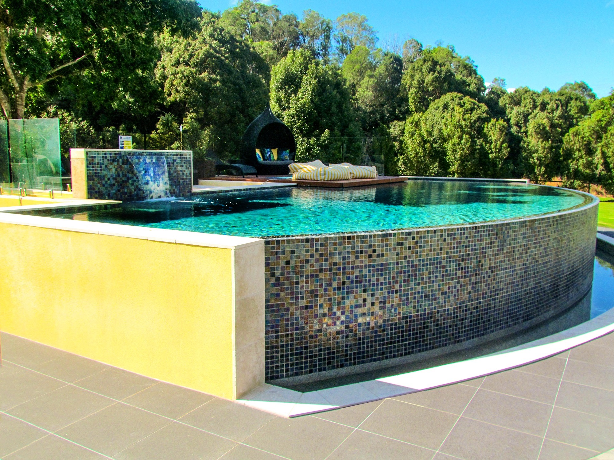 Plunge pool by Burleigh Pools