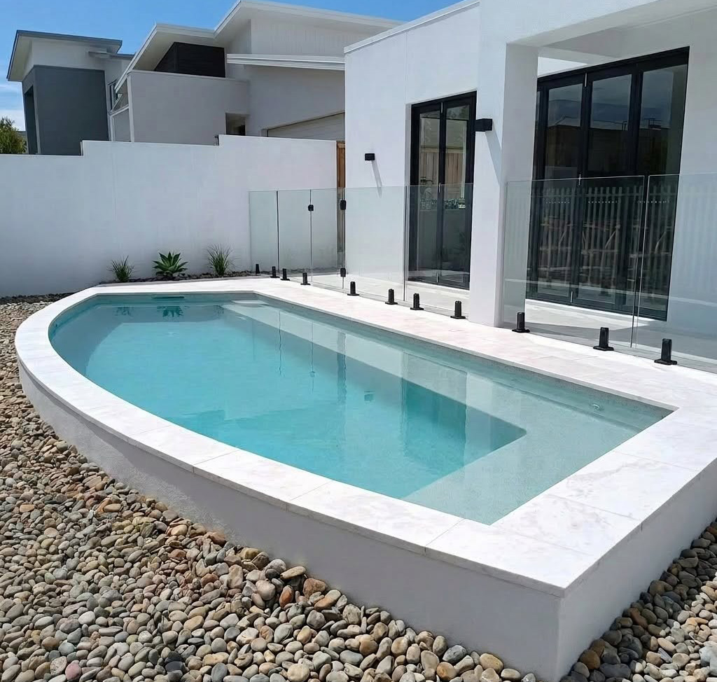 curved pool edge