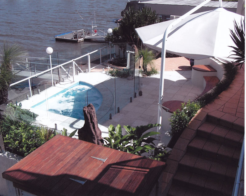 Plunge Pool on the waterfront